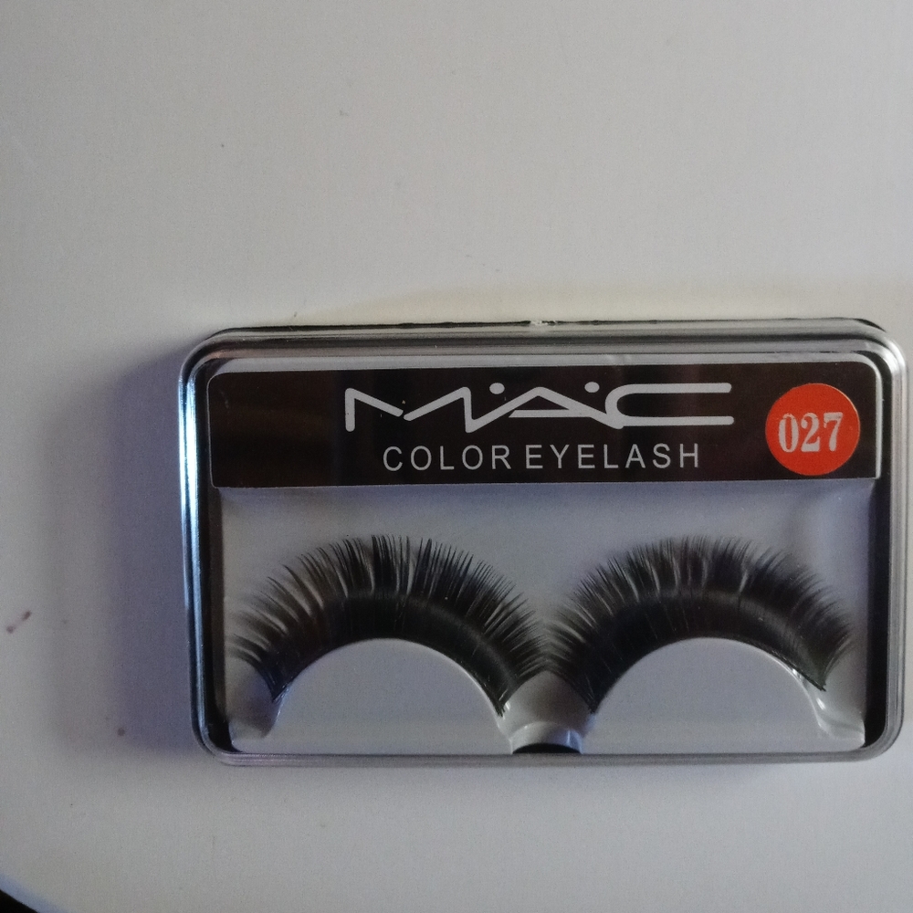 MAC Color Eyelashes #027 (NWOT)